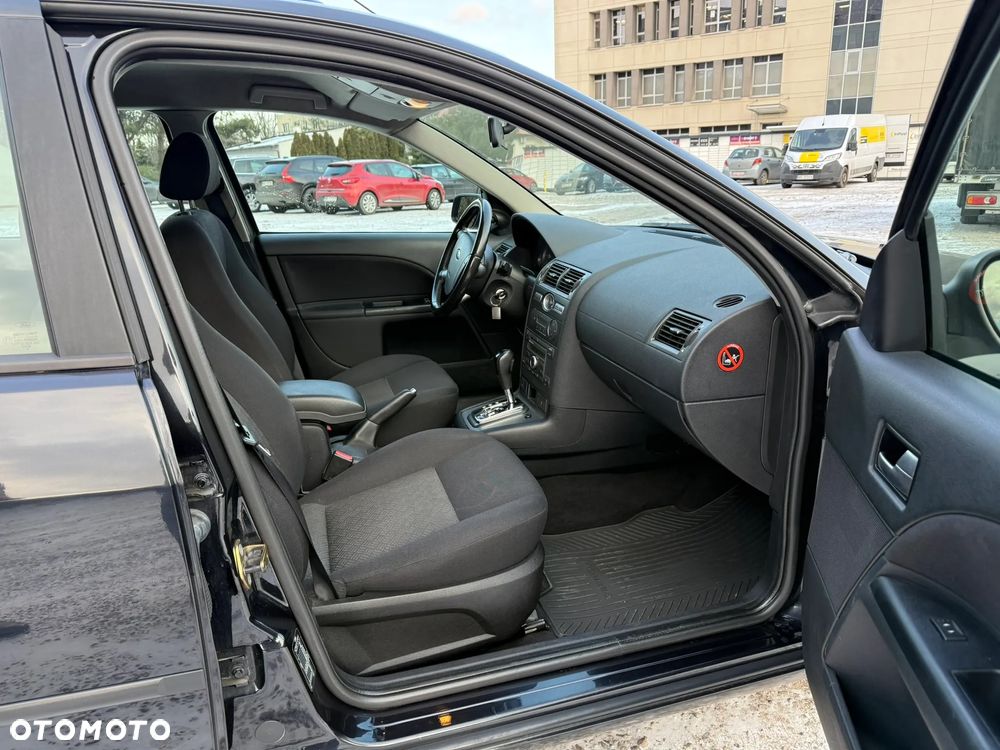 Ford Mondeo 2.0 TDCi Ghia - 8