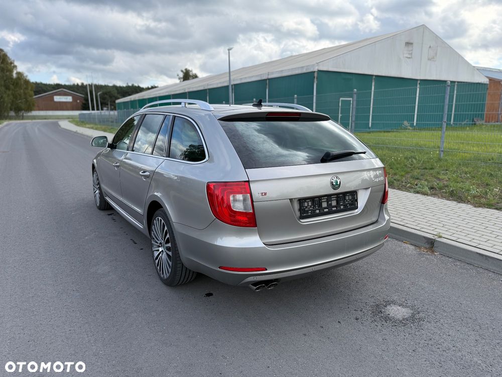 Skoda Superb 2.0 TDI L&K - 8