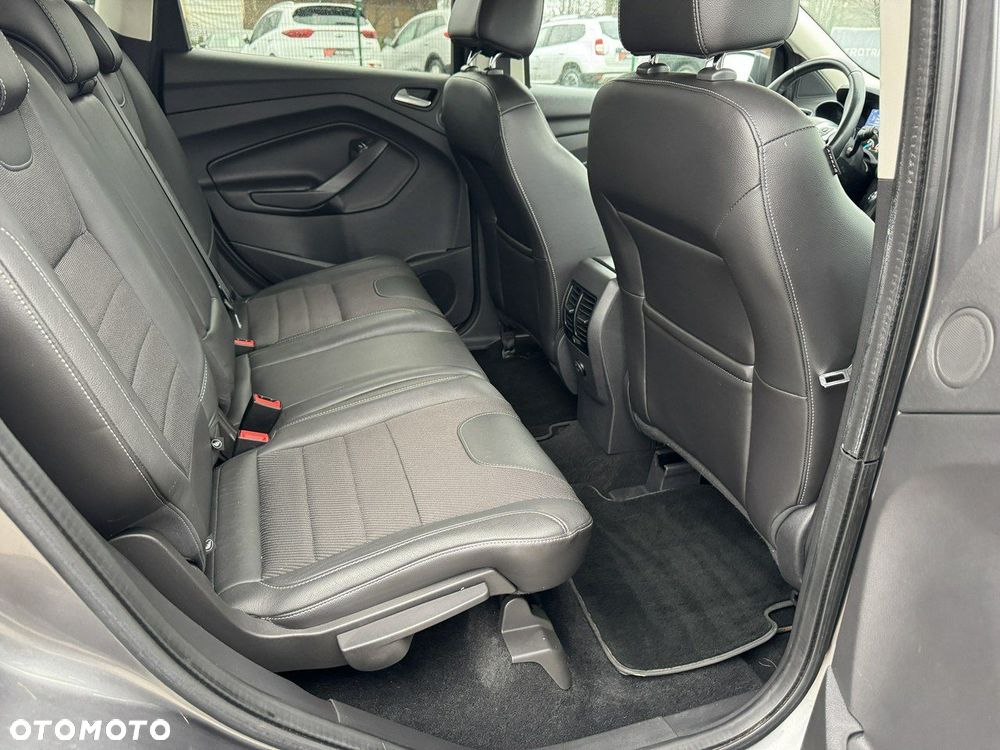 Ford Kuga 1.6 EcoBoost 2x4 Titanium - 31