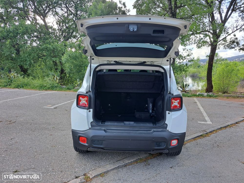 Jeep Renegade 1.0 T Night Eagle - 32