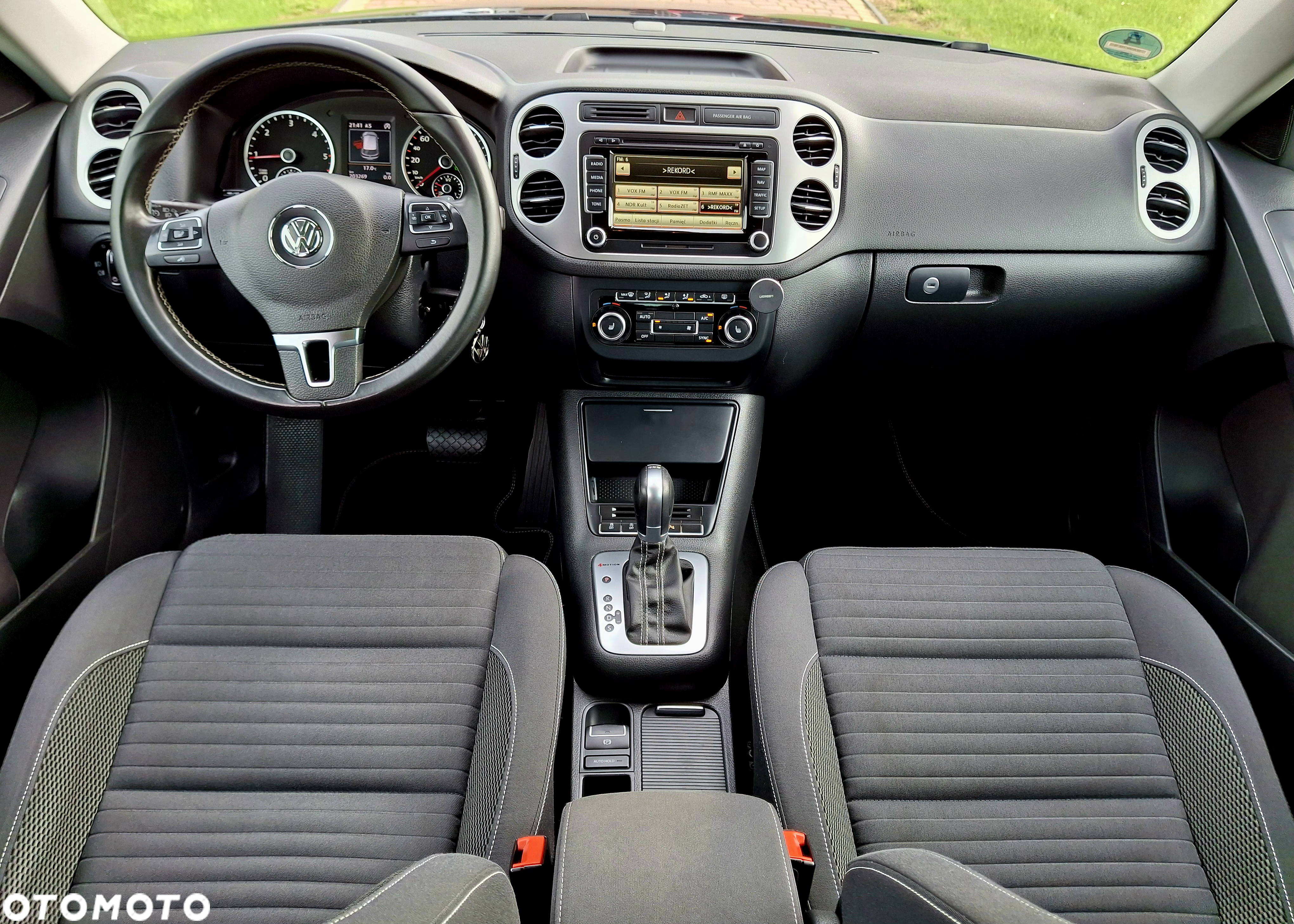 Volkswagen Tiguan 2.0 TDI DPF 4Motion BlueMotion Technology DSG Cup Track & Style - 25