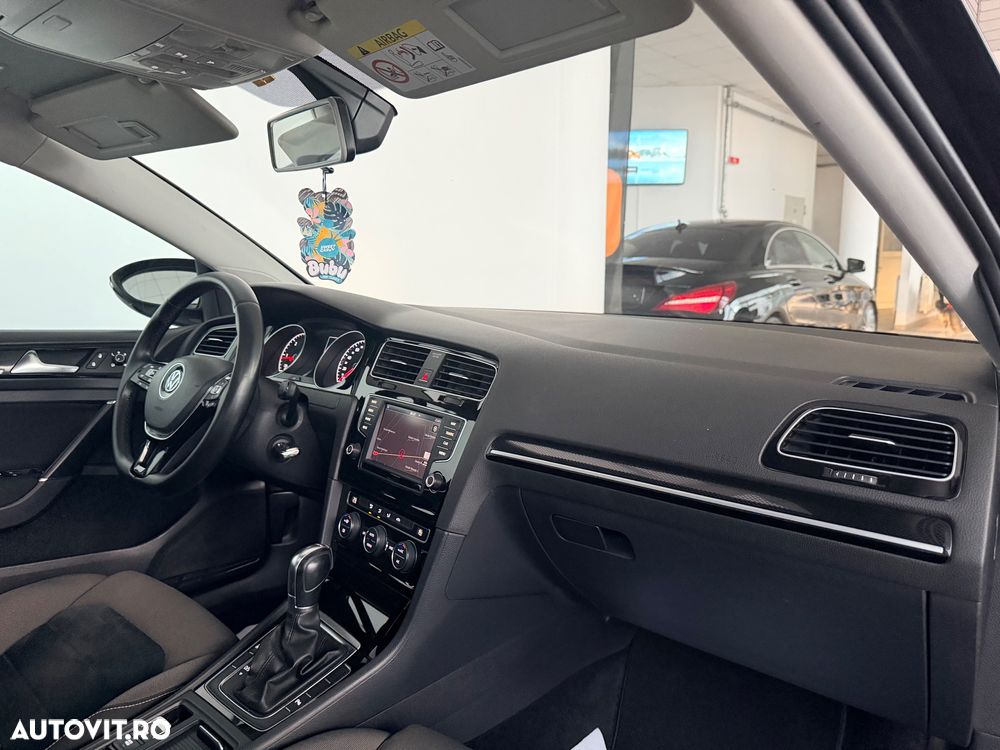 Volkswagen Golf 1.0 TSI BlueMotion DSG Trendline - 23