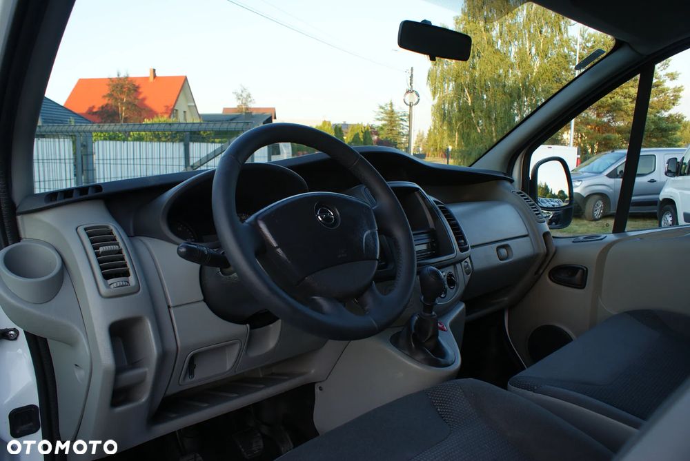 Opel Vivaro - 8