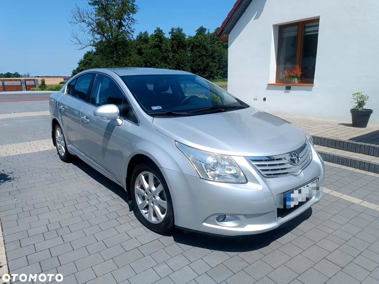 Toyota Avensis 1.6 Premium - 2