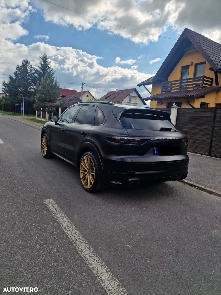 Porsche Cayenne - 5
