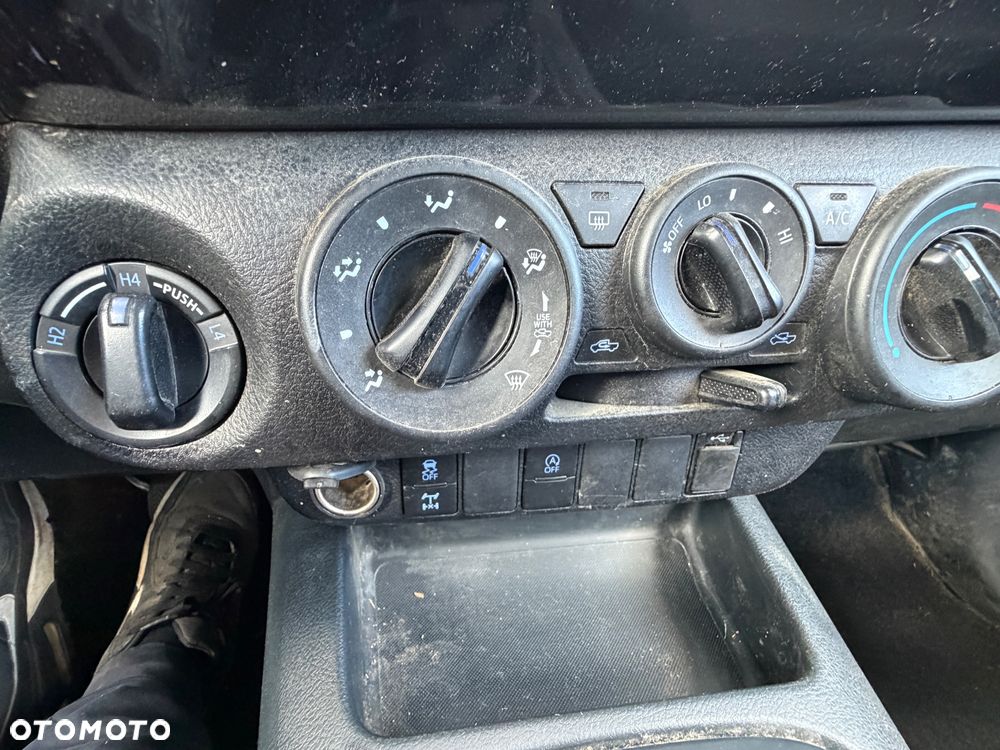 Toyota Hilux 2.4 D-4D Double Cab DLX 4x4 - 13