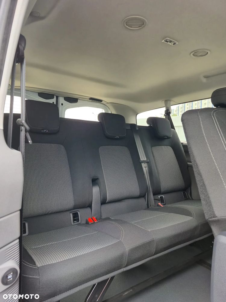Volkswagen Caravelle - 12