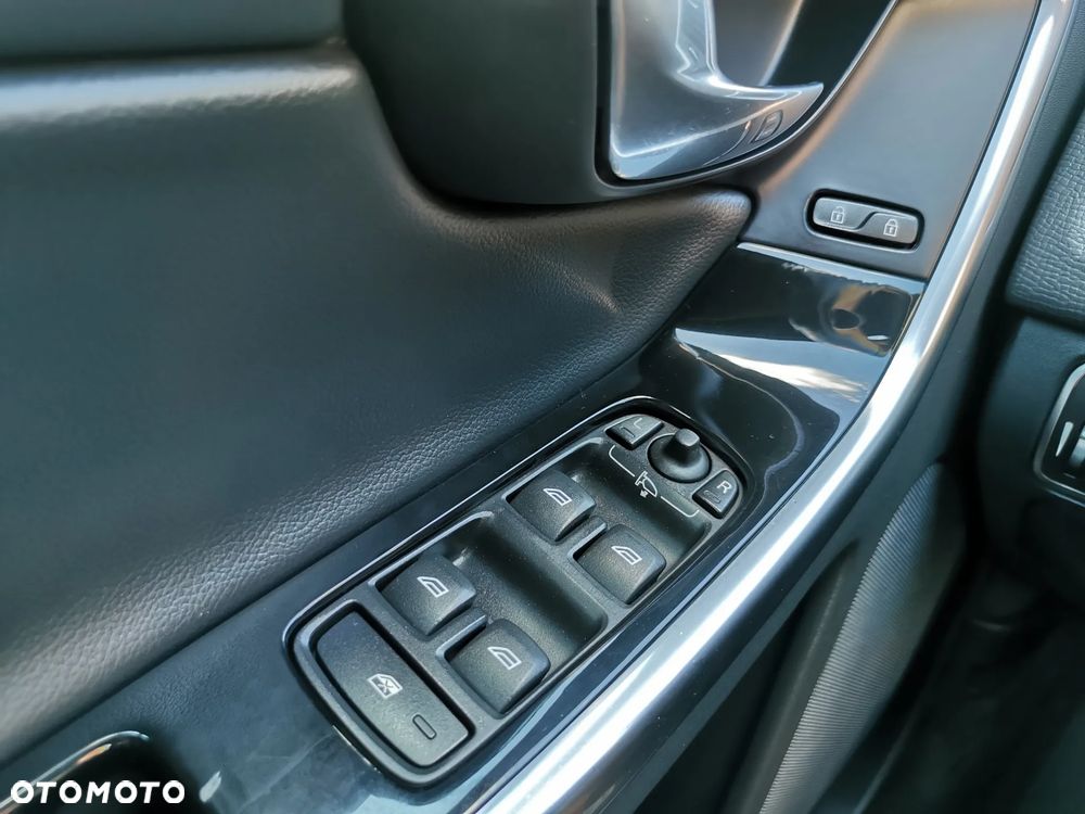 Volvo XC 60 D3 Momentum - 17