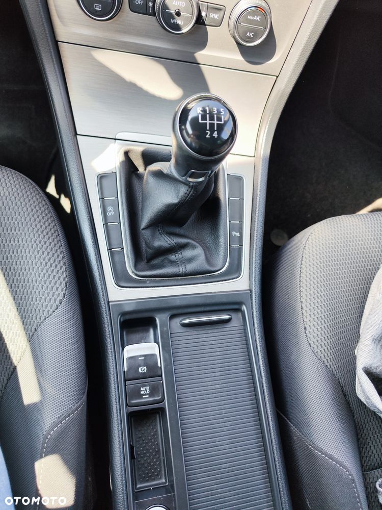 Volkswagen Golf VII 1.6 TDI BMT Comfortline - 19