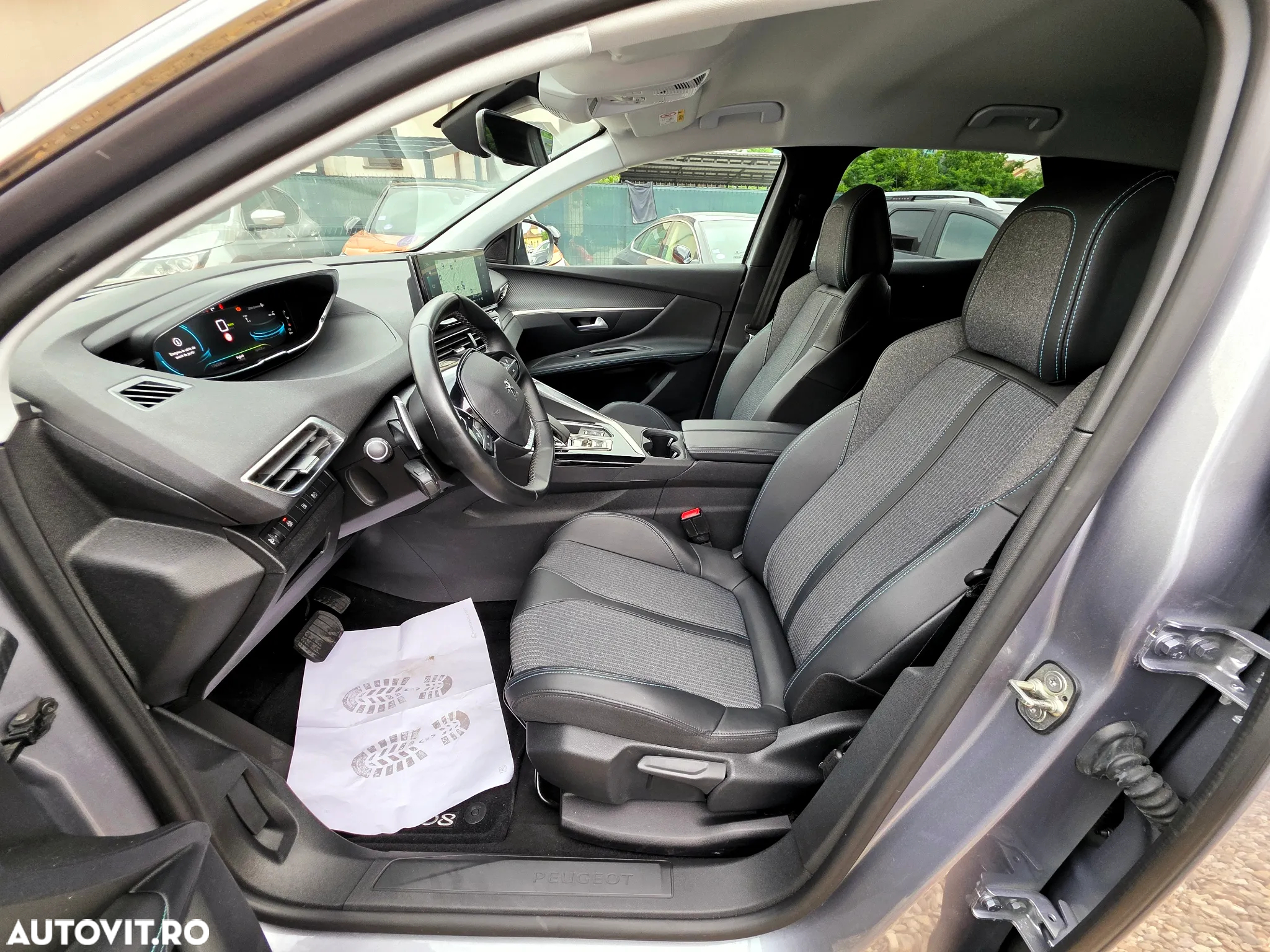 Peugeot 3008 PHEV EAT8 Allure - 23