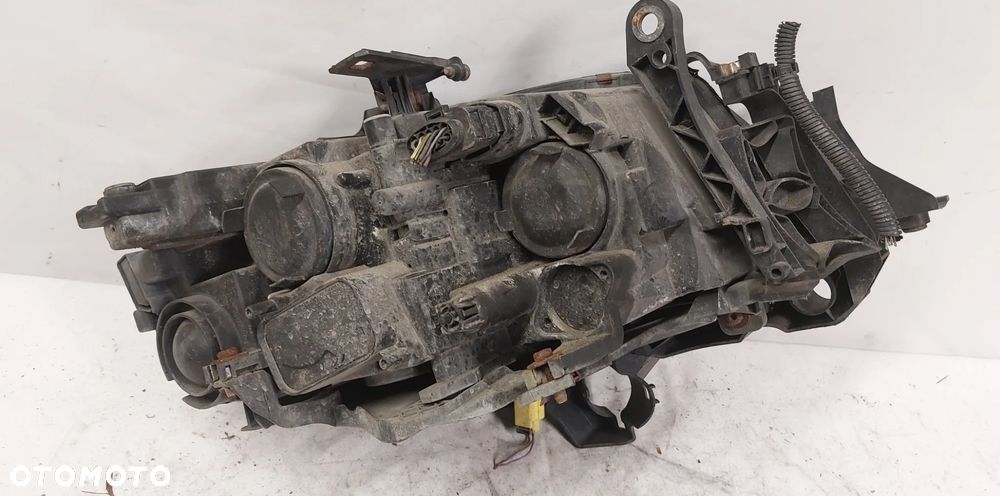 . LAMPA PRZOD PRZEDNIA LEWA AUDI A4 B8 - 2