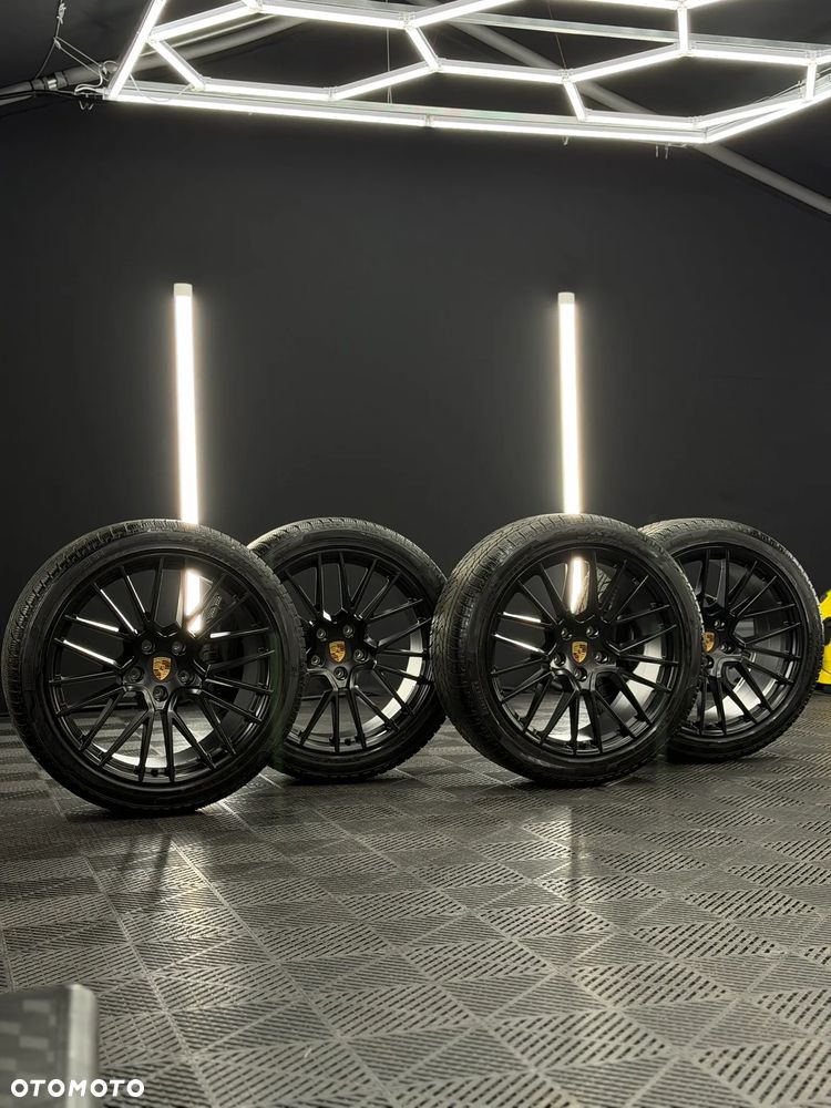 Oryginalne felgi Porsche 21″ + opony Pirelli Scorpion Winter | 275/40 & 305/35 R21 | Zestaw - 5
