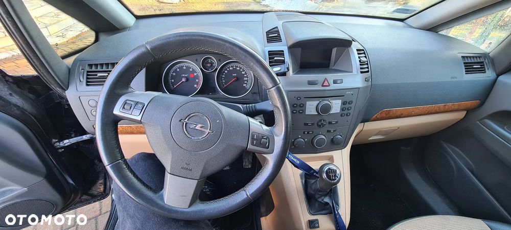 Opel Zafira 1.6 - 9