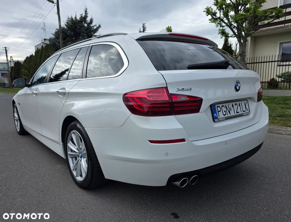 BMW Seria 5 525d xDrive Luxury Line - 7