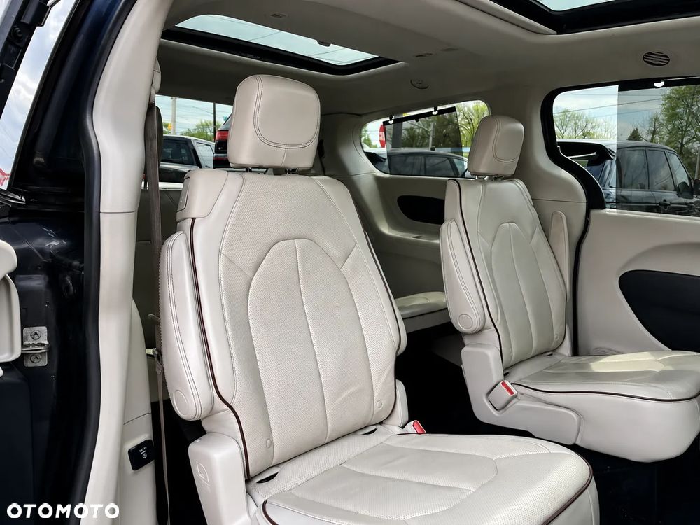 Chrysler Pacifica - 28