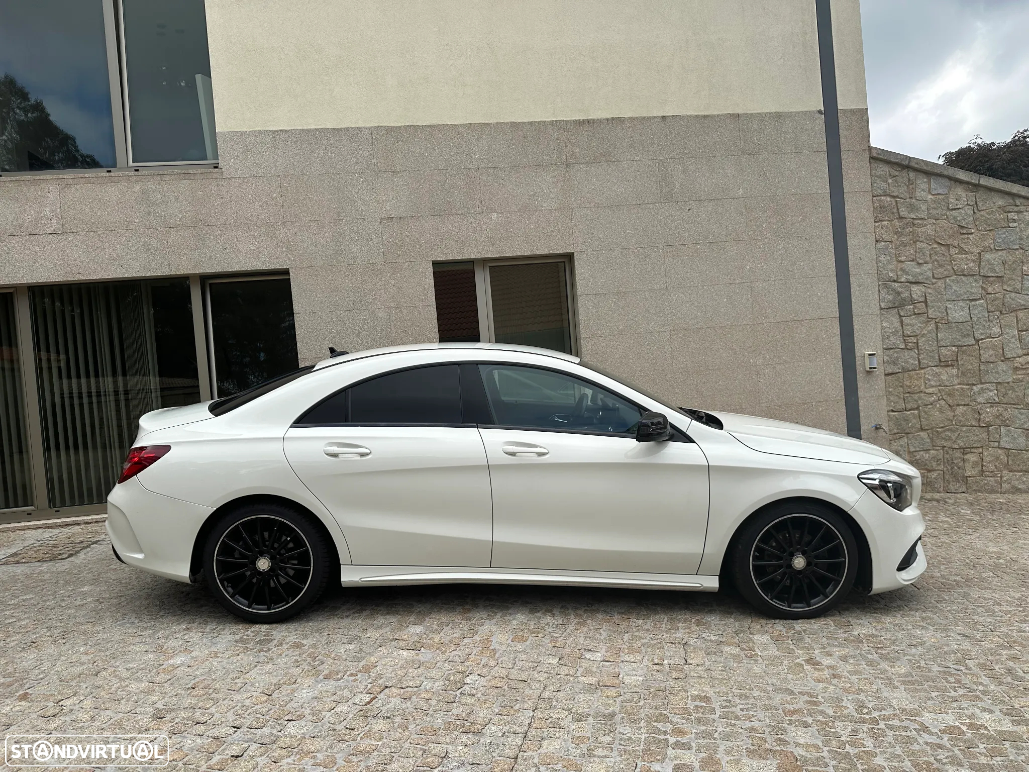 Mercedes-Benz CLA 180 d AMG Line - 4