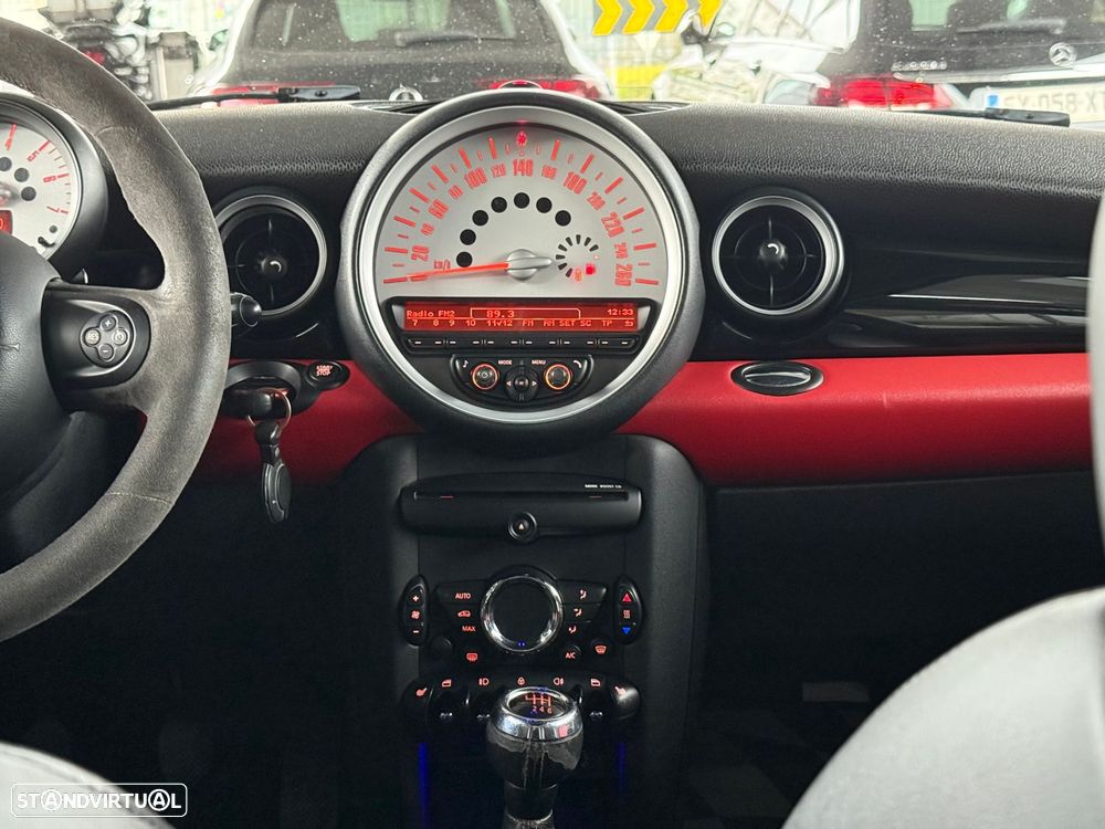 MINI 3 Portas Cooper D - 41