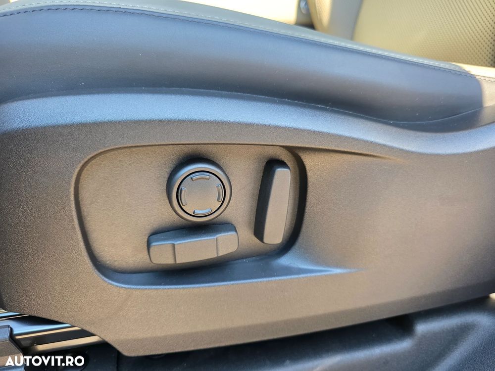 Land Rover Defender - 16