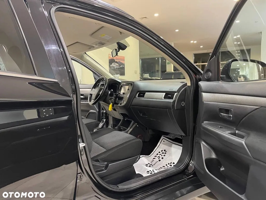 Mitsubishi Outlander 2.2 DI-D 4WD Diamant Edition - 34