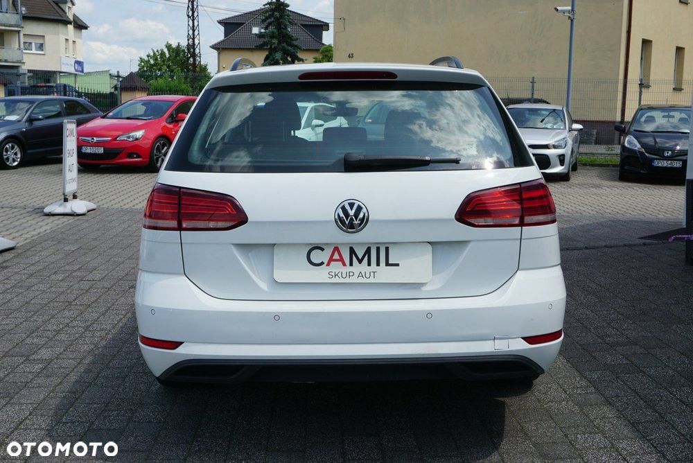 Volkswagen Golf - 6