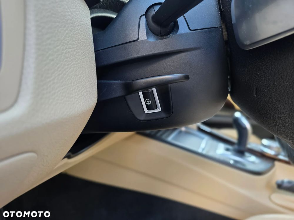 BMW Seria 3 ver-330i-gpf-xdrive-sport-line - 19