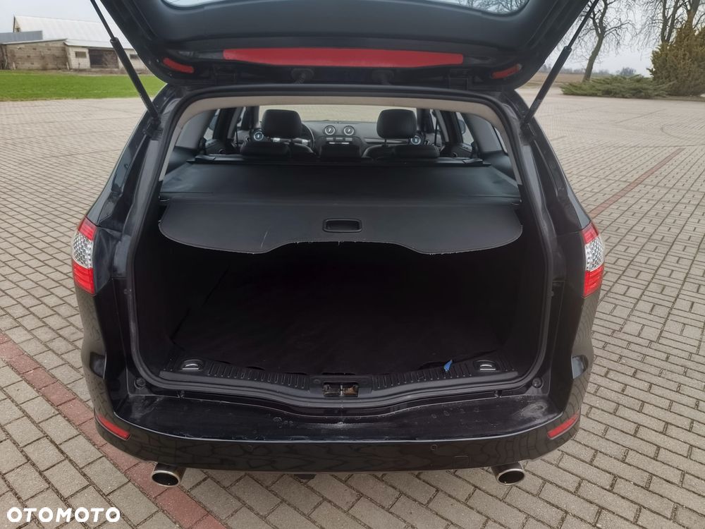 Ford Mondeo 2.5 Titanium - 33