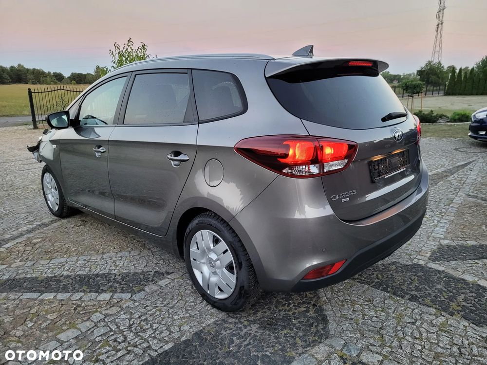 Kia Carens 1.6 GDI Dream Team Edition - 2