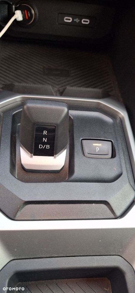 Dacia Duster 1.6 Full Hybrid 140 Journey MMT - 31