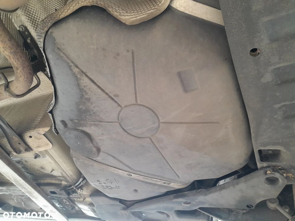 VW PASSAT B7 ZBIORNIK PALIWA DIESEL 2.0 TDI - 1