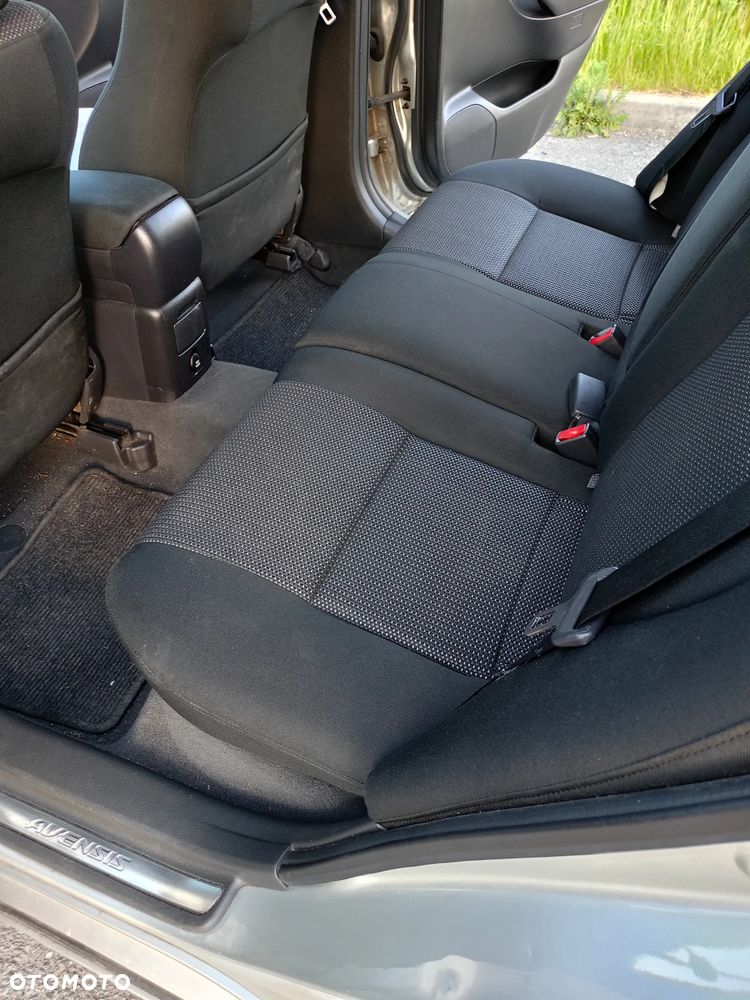 Toyota Avensis 2.0 VVT-i Sol plus Premium - 6