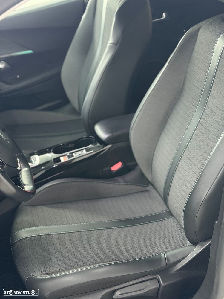 Peugeot e-2008 50 kWh Allure Pack - 14