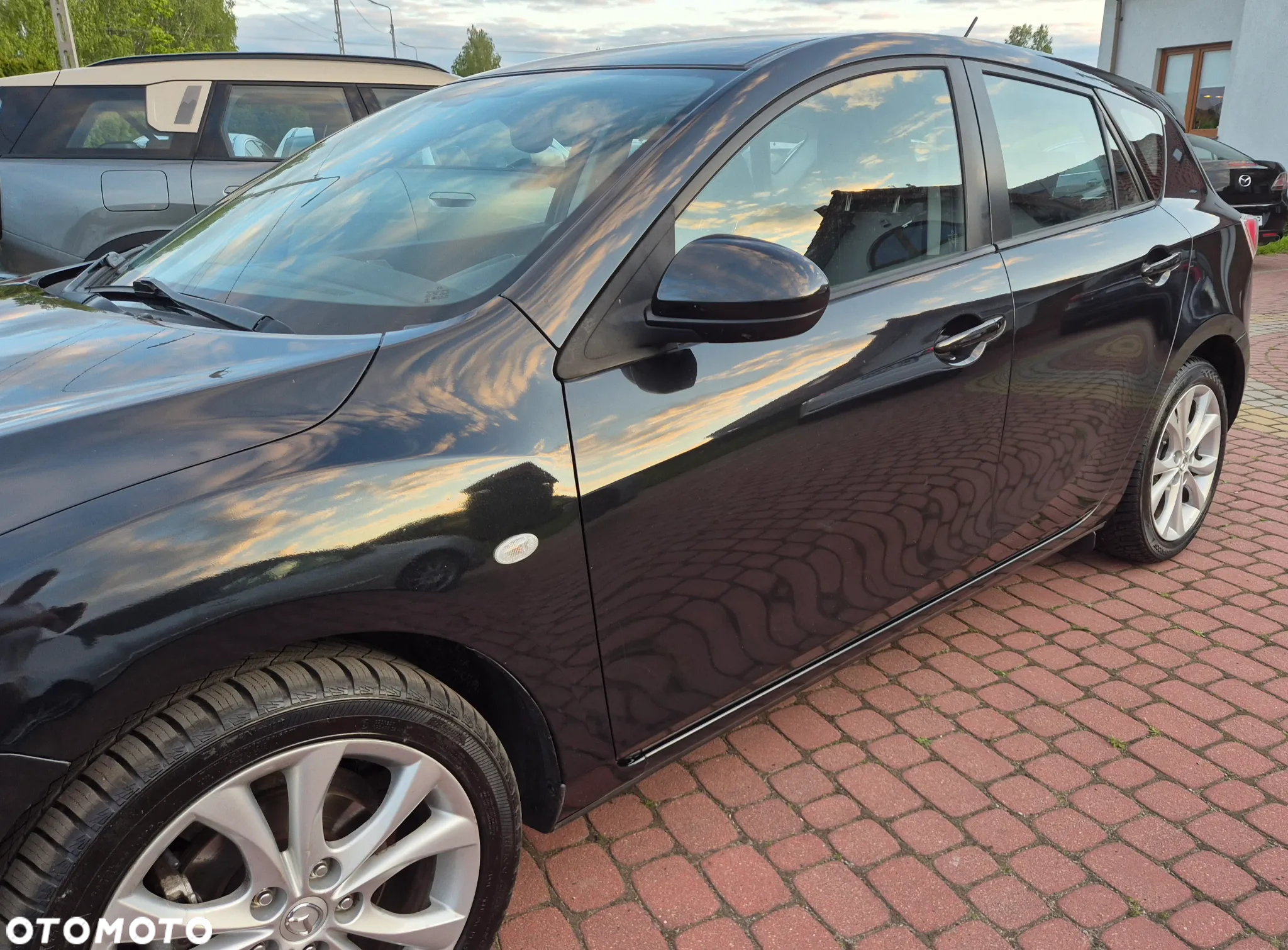 Mazda 3 1.6 Active + - 7