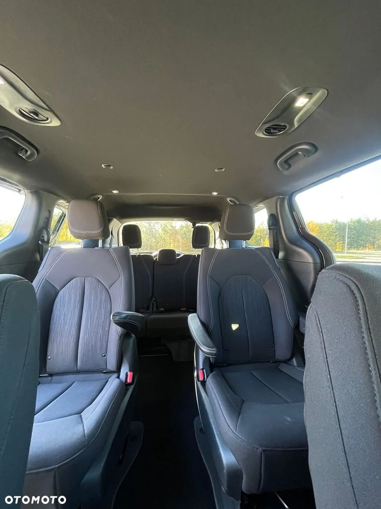 Chrysler Pacifica - 14