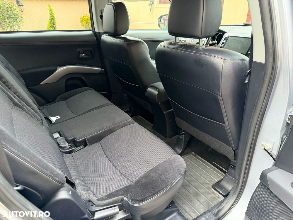 Mitsubishi Outlander - 9