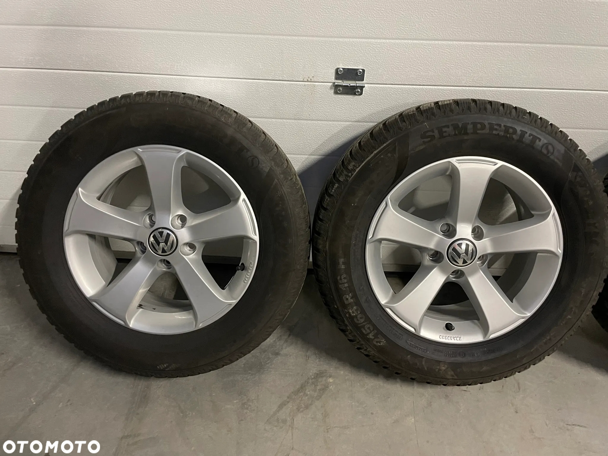 Felgi ALUMINIOWE  4X 6,5JX16H2 ET33 VW  7N0071496A - 2