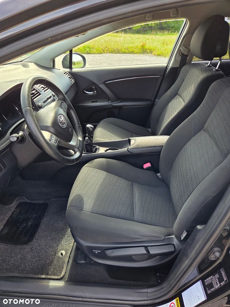Toyota Avensis - 10