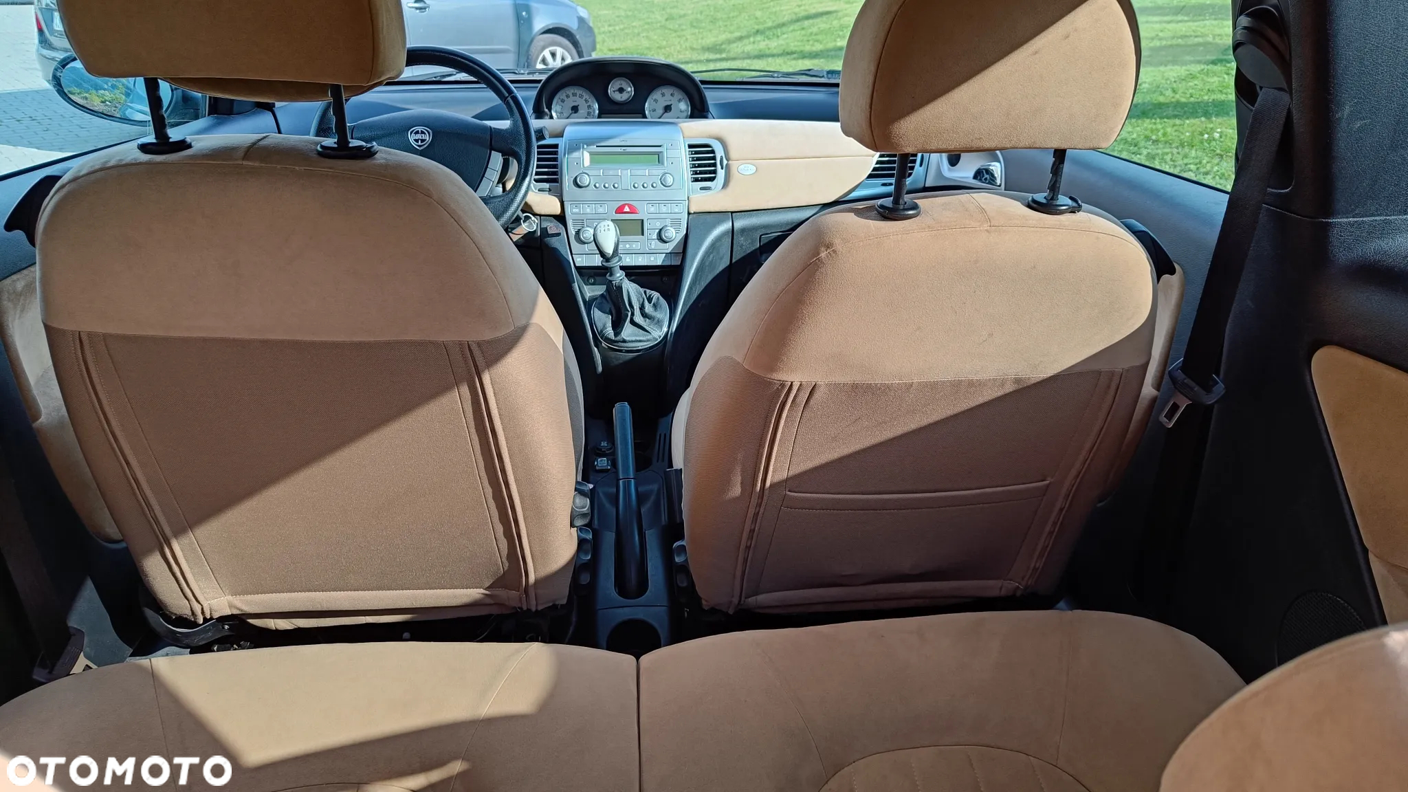 Lancia Ypsilon 1.4 8V Moda Milano (4 os.) - 9