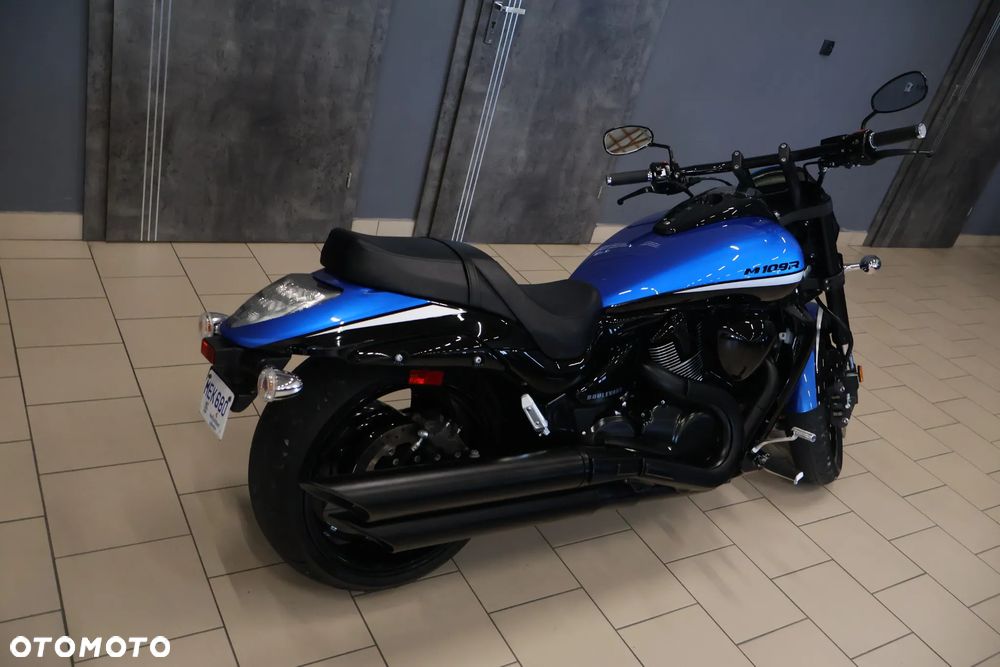 Suzuki Intruder - 2