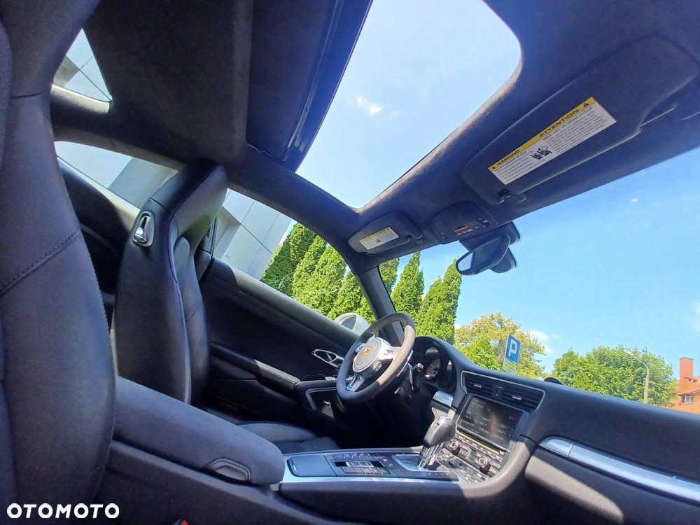 Porsche 911 Carrera S PDK - 12