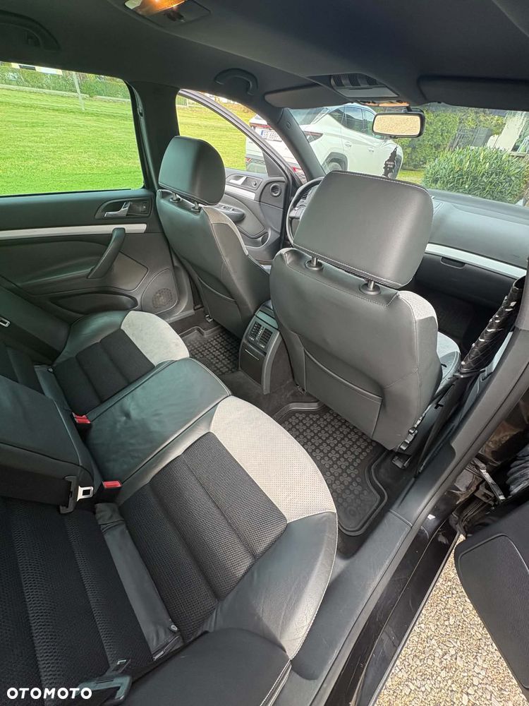Skoda Octavia 2.0 TFSI RS - 10