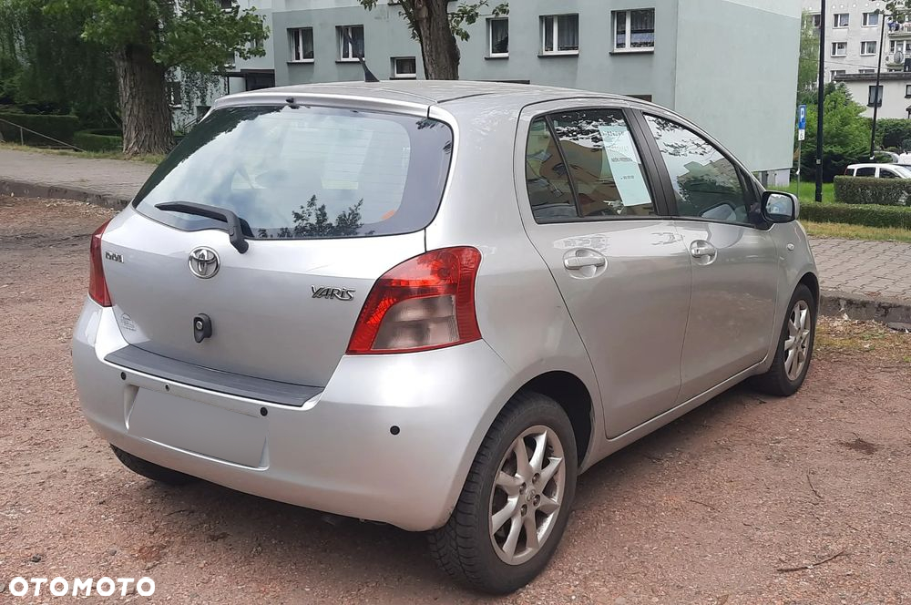 Toyota Yaris - 2