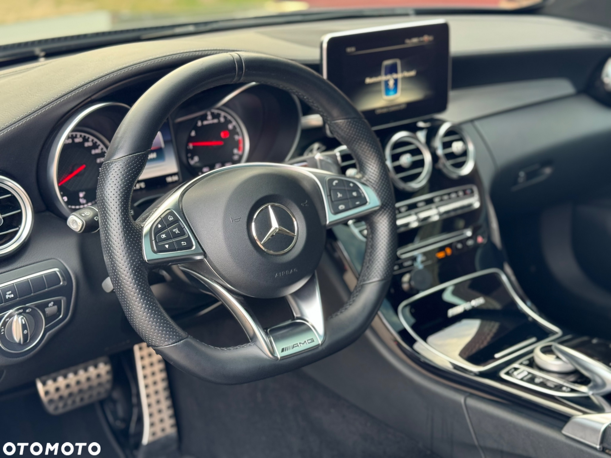 Mercedes-Benz Klasa C AMG 63 Cabrio AMG Speedshift 7G-MCT - 17
