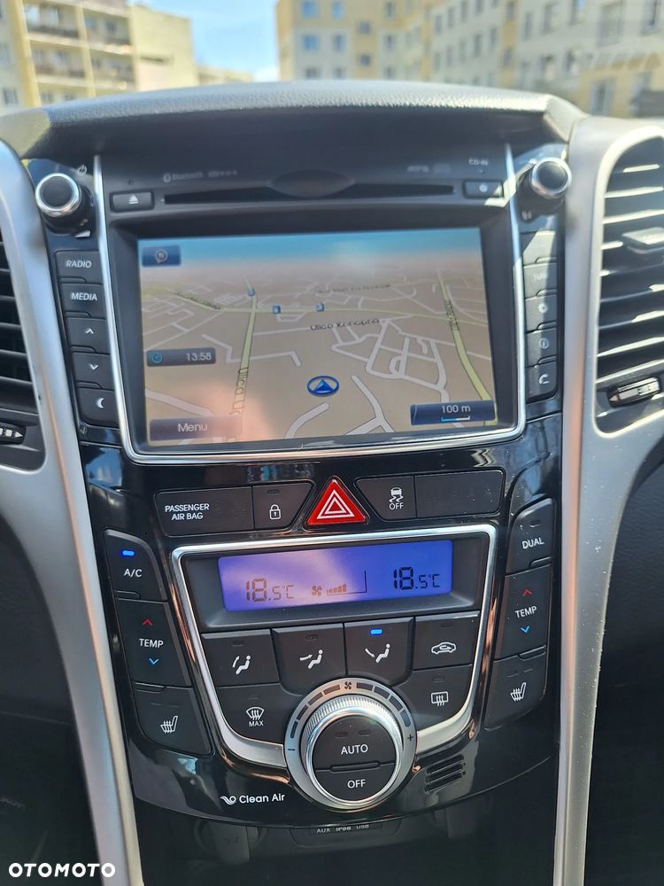 Hyundai i30 1.6 CRDi Premium DCT - 6