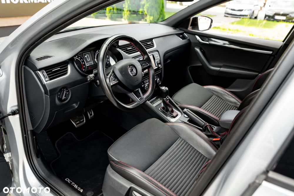 Skoda Octavia 2.0 TDI DSG RS - 18