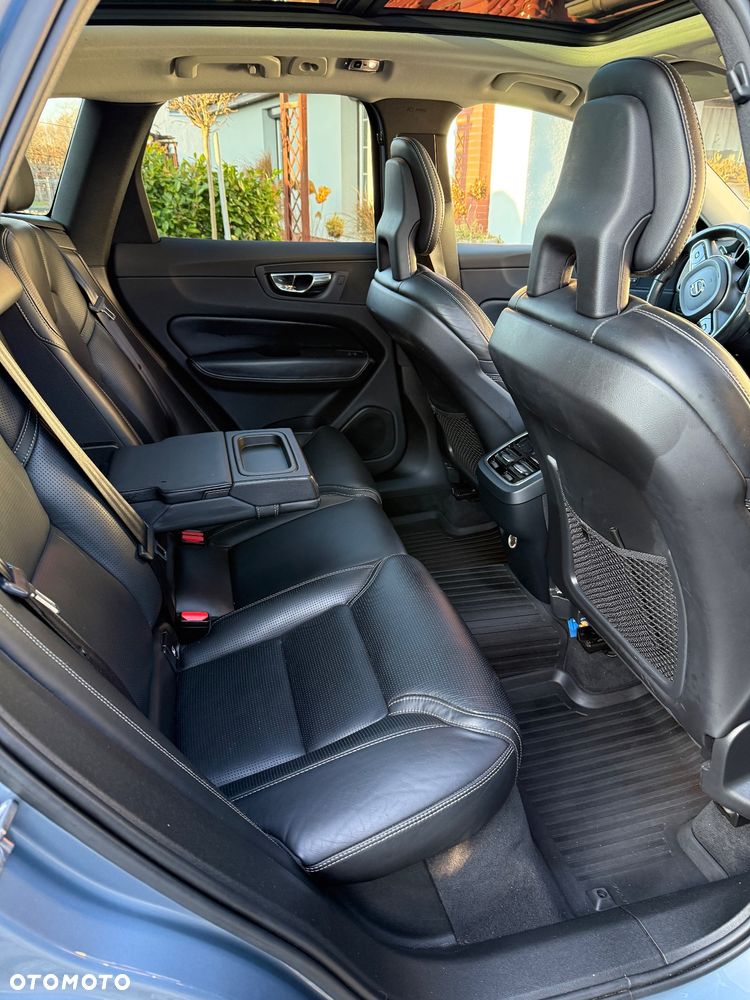 Volvo XC 60 D5 SCR AWD Inscription - 17