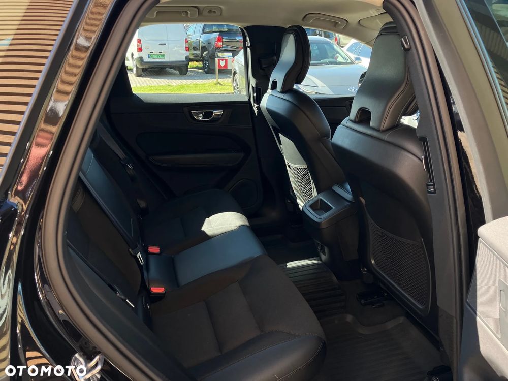Volvo XC 60 D4 AWD Momentum - 17