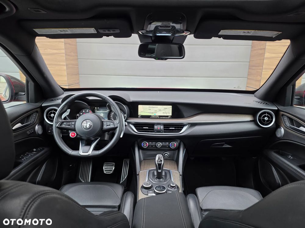 Alfa Romeo Stelvio 2.0 Turbo 16V AT8-Q4 First Edition - 31