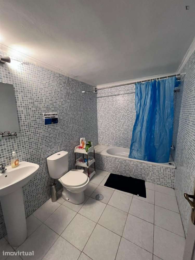Quarto - localizado em  Coimbra - Grande imagem: 4/10
