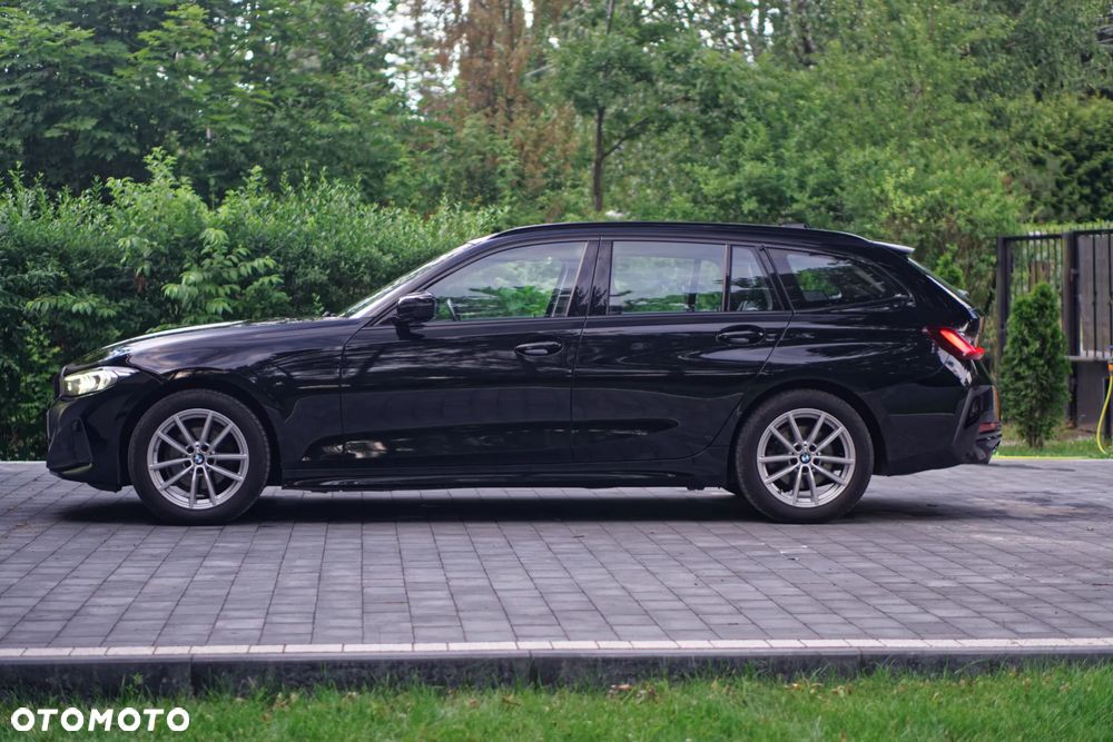 BMW Seria 3 318d MHEV - 4