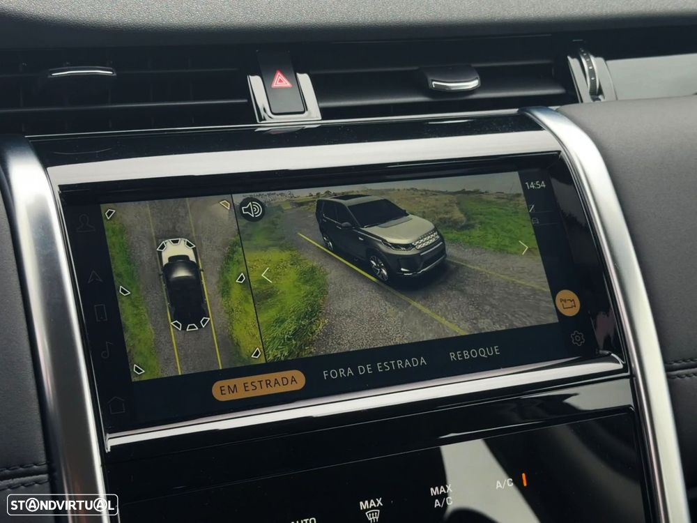 Land Rover Discovery Sport P300e Dynamic SE - 23